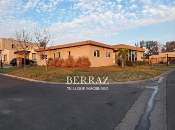 Casa · 180m² · 5 Ambientes · Casa Venta 5 Ambientes en Santa Elena Pilar del Este Lote de 580 m²
