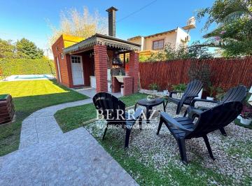 Casa · 150m² · 4 Ambientes · 2 Cocheras · Casa Venta 4 Ambientes en Barrio Montecarlo Pilar Lote de 390 m²