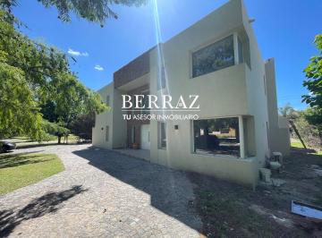 Casa · 330m² · 7 Ambientes · 1 Cochera · Casa Venta 5 Dorm. Barrio Sausalito Lote de 800 m² Pilar