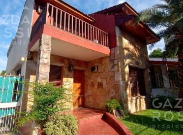 Casa · 165m² · 6 Ambientes · 3 Cocheras · Casa en Venta en Temperley