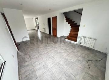 Casa · 142m² · 3 Dormitorios · 3 Cocheras · Casa Tipo Duplex de 3 Dorm. en Venta en Gonnet