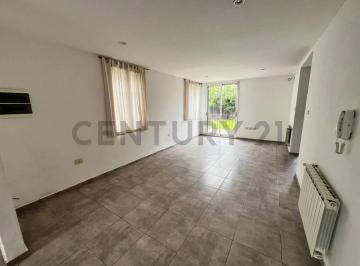Casa · 149m² · 3 Dormitorios · 3 Cocheras · Casa Tipo Duplex de 3 Dorm. en Venta en Gonnet