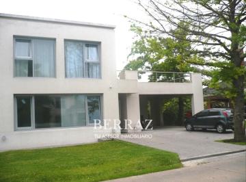 Casa · 500m² · 5 Ambientes · 2 Cocheras · Casa Venta 5 Ambientes en La Martinica Pilar Lote de 1000 m²