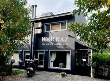 Casa · 148m² · 6 Ambientes · 2 Cocheras · Casa Venta 6 Ambientes en Aranzazu Escobar Lote de 630 m²