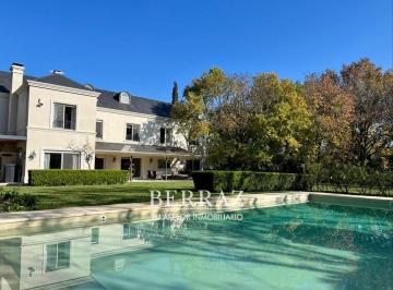 Casa · 600m² · 6 Ambientes · 2 Cocheras · Casa en Venta Tortugas Country Club Pilar Lote de 1950 m²