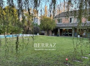 Casa · 207m² · 5 Ambientes · 3 Cocheras · Casa 5 Amb en Venta en Barrio Los Pilares Lote de 807,77 m²