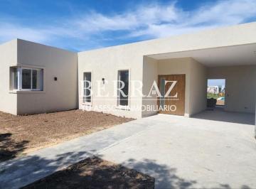 Casa · 190m² · 4 Ambientes · 2 Cocheras · Casa Venta 4 Ambientes en San Sebastián Area 2 Escobar Lote de 820 m²