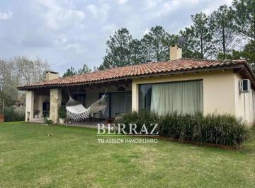 Casa · 340m² · 5 Ambientes · 2 Cocheras · Casa Venta 5 Ambientes en Estancias de Pilar Champagnat Lote de 1200 m²