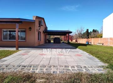 Casa · 158m² · 4 Ambientes · 2 Cocheras · Casa Venta 4 Ambientes en Barrio Amancay Fátima Pilar Sobre Calle Argerich Lote de 4400 m²