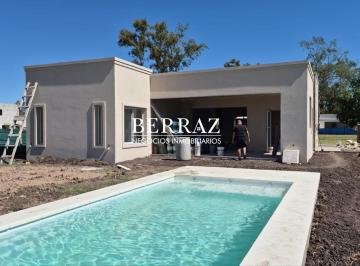 Casa · 121m² · 4 Ambientes · 2 Cocheras · Casa Venta con Pileta 3 Dorm. Barrio Santa Sofía Lote de 615 m² Pilar del Este