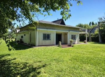 escobar-loma-verde-venta-casa-5-o-mas-ambientes · Casaquinta Parquizada con Pileta