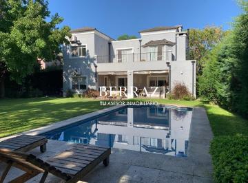 Casa · 300m² · 6 Ambientes · 2 Cocheras · Casa Venta 4 Dorm. Barrio Saint Matthew´s Lote de 886 m² Pilar