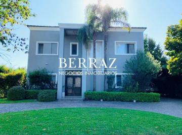 Casa · 300m² · 6 Ambientes · 2 Cocheras · Casa Venta 4 Dorm. Barrio Saint Matthew´s Lote de 886 m² Pilar