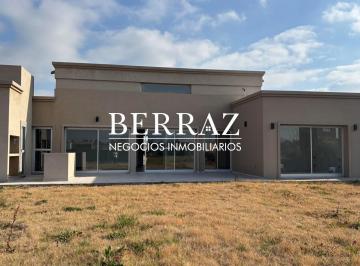 Casa · 163m² · 5 Ambientes · 1 Cochera · Casa Venta 4 Dorm. Medal Cc Lote de 941 m² Pilar