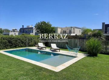Casa · 173m² · 5 Ambientes · 2 Cocheras · Casa Venta 3 Dorm. Barrio Los Eucaliptos Lote de 736 m² Haras Santa Maria