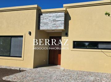 Casa · 153m² · 4 Ambientes · 1 Cochera · Casa Venta 3 Dorm. Barrio Santa Lucia Lote de 590 m² Pilar del Este