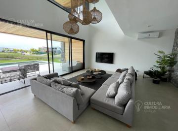Casa · 839m² · 6 Ambientes · Venta Casa Puertos del Lago 6 Ambientes con Pileta