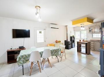 Casa · 69m² · 3 Ambientes · 1 Cochera · Casa en Moreno