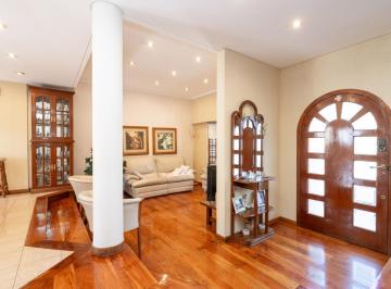 Casa · 243m² · 5 Ambientes · Venta Casa Lote Propio 5 Amb con Cochera, Playroom, Patio y Quincho con Parrilla en Monte Castro