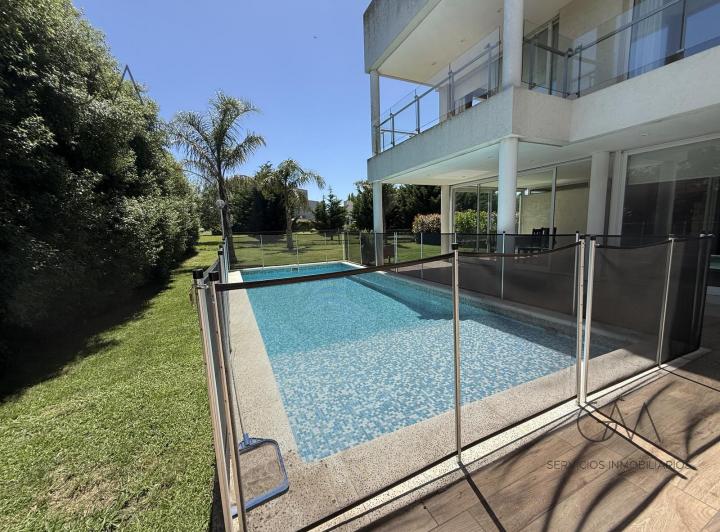 Casa · 350m² · 5 Ambientes