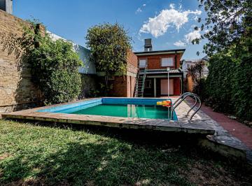 Casa · 256m² · 7 Ambientes · 2 Cocheras · Casa en Venta 3 Dorm. Más Estudio en La Loma - 28 Entre 39 y 40 - La Plata