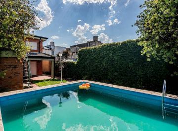 Casa · 256m² · 7 Ambientes · 2 Cocheras · Casa en Venta 3 Dorm. Más Estudio en La Loma - 28 Entre 39 y 40 - La Plata