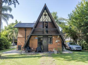 Casa · 137m² · 3 Ambientes · 2 Cocheras · Venta Casa de 3 Ambientes con Parque y Pileta en La Soberana