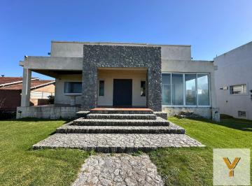 Casa · 290m² · 6 Ambientes · Casa en Venta - 5 Dorm. 4 Baños - 620 m² - Pinamar