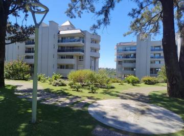 Departamento · 145m² · 2 Dormitorios · 1 Cochera · Departamento Alquiler Complejo Chateau Village - Zona Norte Cordoba
