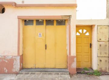 PH · 86m² · 3 Ambientes · 1 Cochera · Venta PH a Reciclar Tres Ambientes en Sáenz Peña