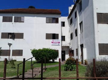 Departamento · 82m² · 4 Ambientes · Departamento en Venta en Los Hornos, 3 Dorm..