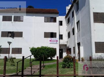 Departamento · 82m² · 4 Ambientes · Departamento en Venta en Los Hornos, 3 Dorm..
