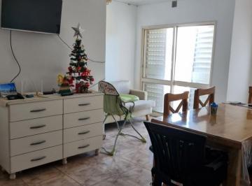 Casa · 83m² · 4 Ambientes · 1 Cochera · Venta de Planta Alta a m de Av Facundo Zuviria