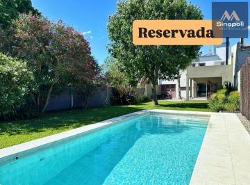 Casa · 165m² · 4 Ambientes · 2 Cocheras · Venta de Casa, 4 Ambientes, Gorina