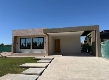 Casa de 5 ambientes, Mayor Drummond · Casa Est, Pueblo Malbec, Una Planta, 3 Dorm, 3 Baños, 2 Coch