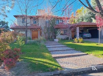 Casa · 290m² · 5 Ambientes · 2 Cocheras · Casa - Venta - 4 Dorm. - Barrio La Vacherie - Lujan de Cuyo - Mendoza