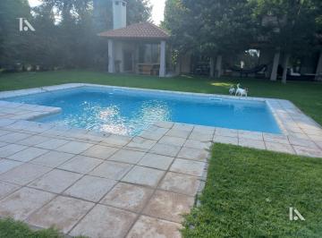 Casa · 290m² · 5 Ambientes · 2 Cocheras · Casa - Venta - 4 Dorm. - Barrio La Vacherie - Lujan de Cuyo - Mendoza