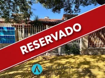 Casa · 160m² · 4 Ambientes · 2 Cocheras · Venta Casa con Parque y Pileta en Banfield
