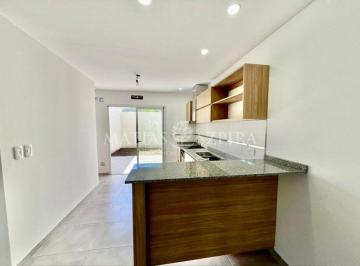 Casa · 50m² · 3 Ambientes · 1 Cochera · Duplex 3 Ambientes con Jardin y Cochera