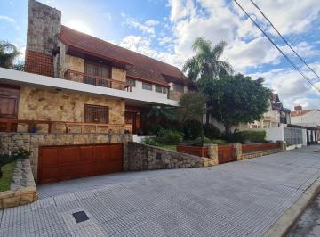 Casa · 650m² · 7 Ambientes · 4 Cocheras · Chalet Premium en Venta - Ramos Mejia - 7 Ambientes