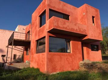 Casa · 240m² · 7 Ambientes · 2 Cocheras · Casa - Tandil