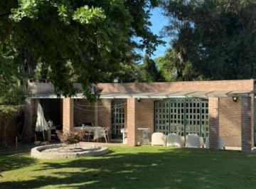 Casa · 2100m² · 11 Ambientes · 3 Cocheras · Quinta - Villa Elisa