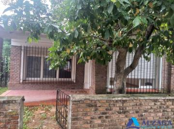 Casa de 3 ambientes, Quilmes · Chalet, en Hermosa Zona de Villa Cramer, Bernal