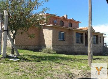 Casa · 400m² · 4 Ambientes · 2 Cocheras · Casa en Venta - 3 Dorm. 2 Baños - Cocheras - 1.200 m² - Tanti, Córdoba