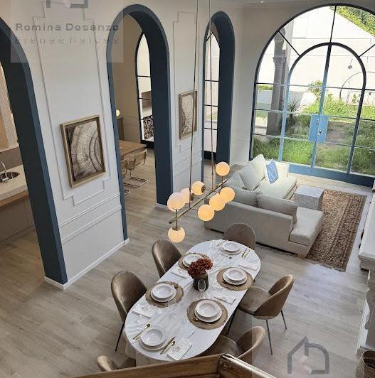 Casa · 205m² · 9 Ambientes · 1 Cochera