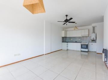 Departamento · 65m² · 3 Ambientes · Venta - Departamento 2 Dorm. - Echesortu, Rosario. Apto Credito.