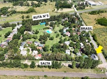 Casa · 130m² · 5 Ambientes · 1 Cochera · Casa Venta