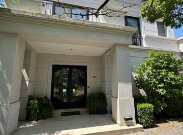 Casa · 288m² · 5 Ambientes · 2 Cocheras · Conquipropiedades - Venta - Casa en Laguna del Sol - en Exclusividad!