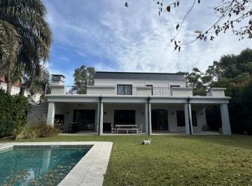 Casa · 288m² · 5 Ambientes · 2 Cocheras · Conquipropiedades - Venta - Casa en Laguna del Sol - en Exclusividad!
