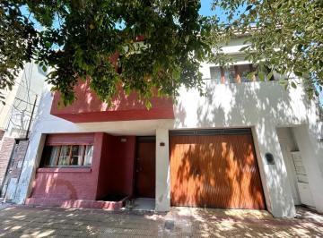 PH · 126m² · 5 Ambientes · 1 Cochera · PH en La Plata